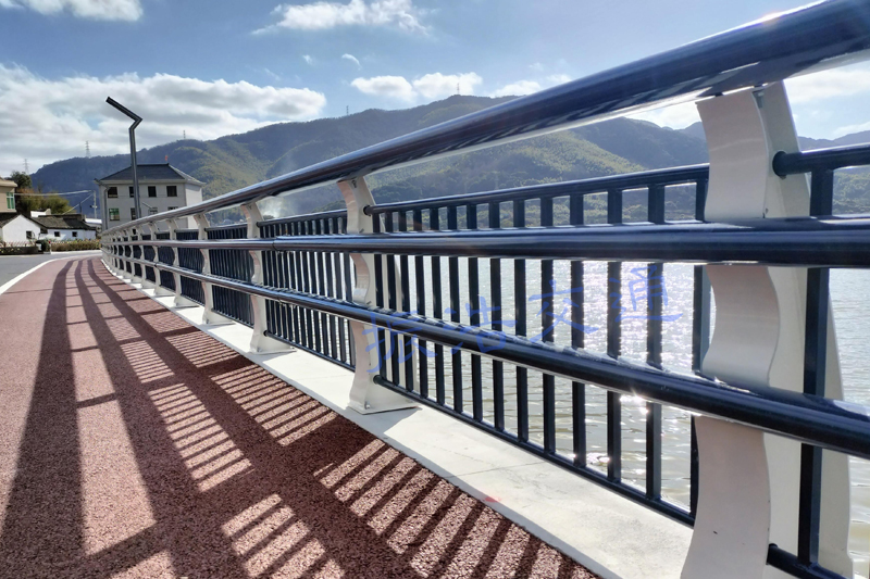 Guarda-corpo da ponte